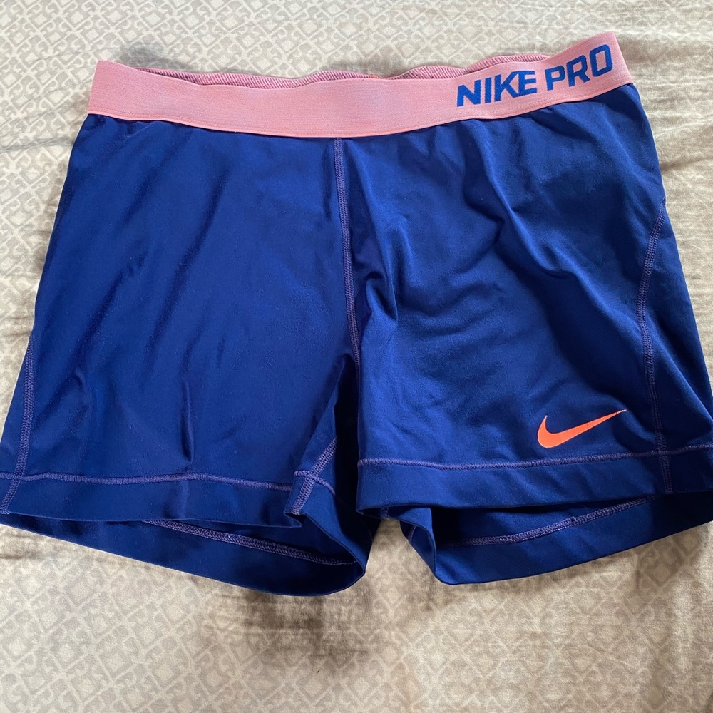 NIKE Pros 🌵